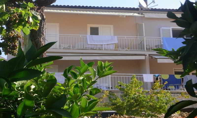 Mladenka Hotel Podstrana Exterior photo